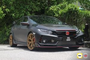2019 Honda Civic Type R by AWC on Vossen Wheels (S21-01)